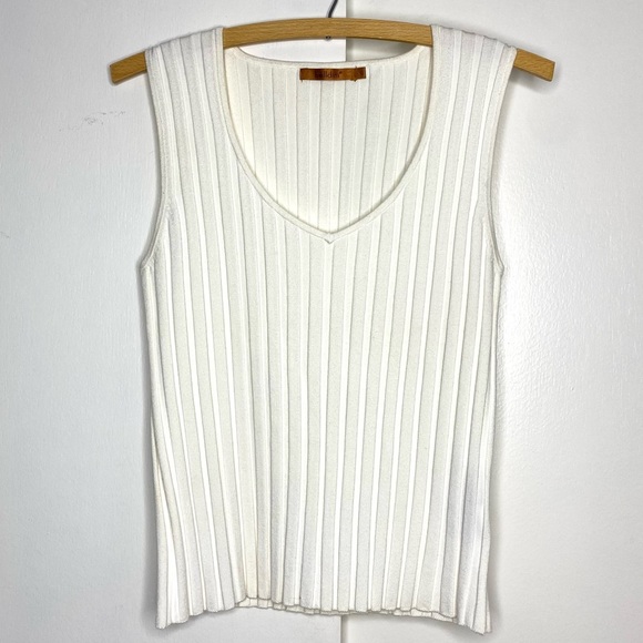 Belldini Tops - Belldini white ribbed tank top